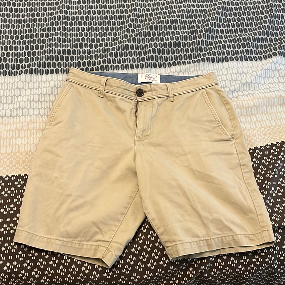 Beige khakis shorts